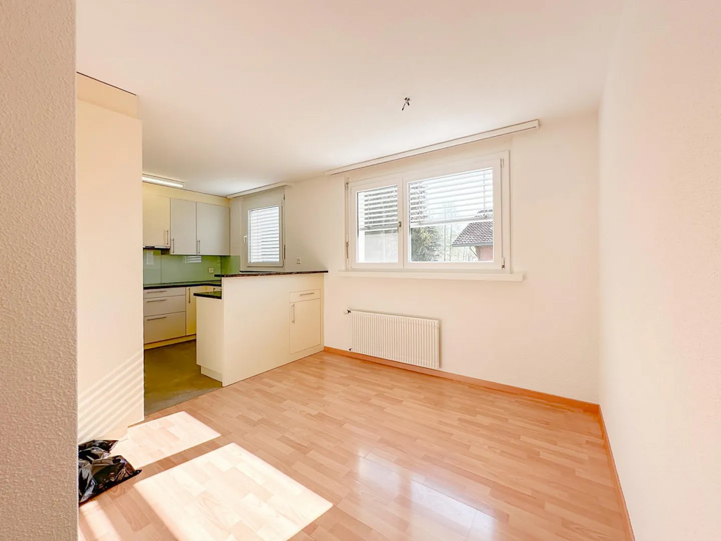 An ruhiger Lage, schöne, gemütliche 4 1/2-Zimmer Wohnung zu vermieten - Foto 4 von 13