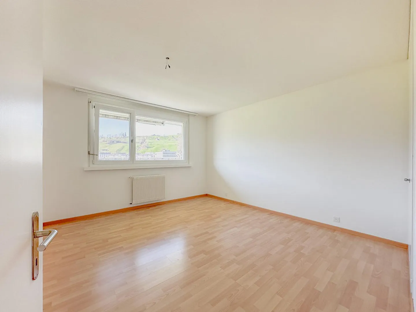 An ruhiger Lage, schöne, gemütliche 4 1/2-Zimmer Wohnung zu vermieten - Foto 7 von 13