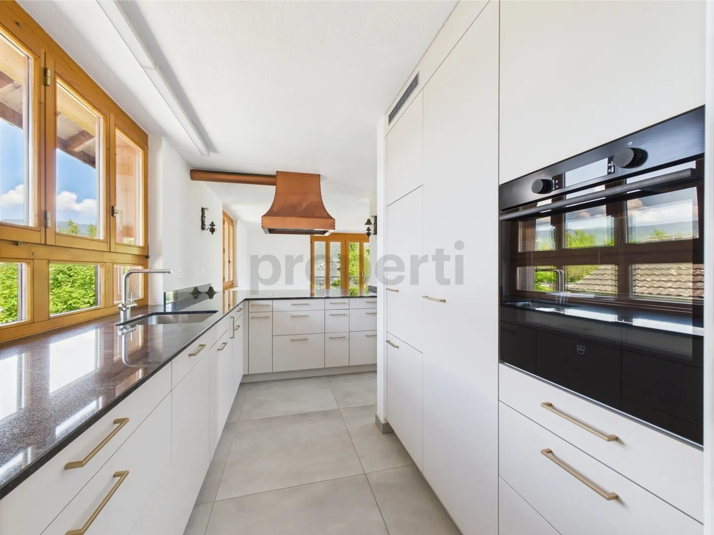 Erlach, Cantone BE: Casa plurifamiliare moderna con vista lago - Foto 2 di 12