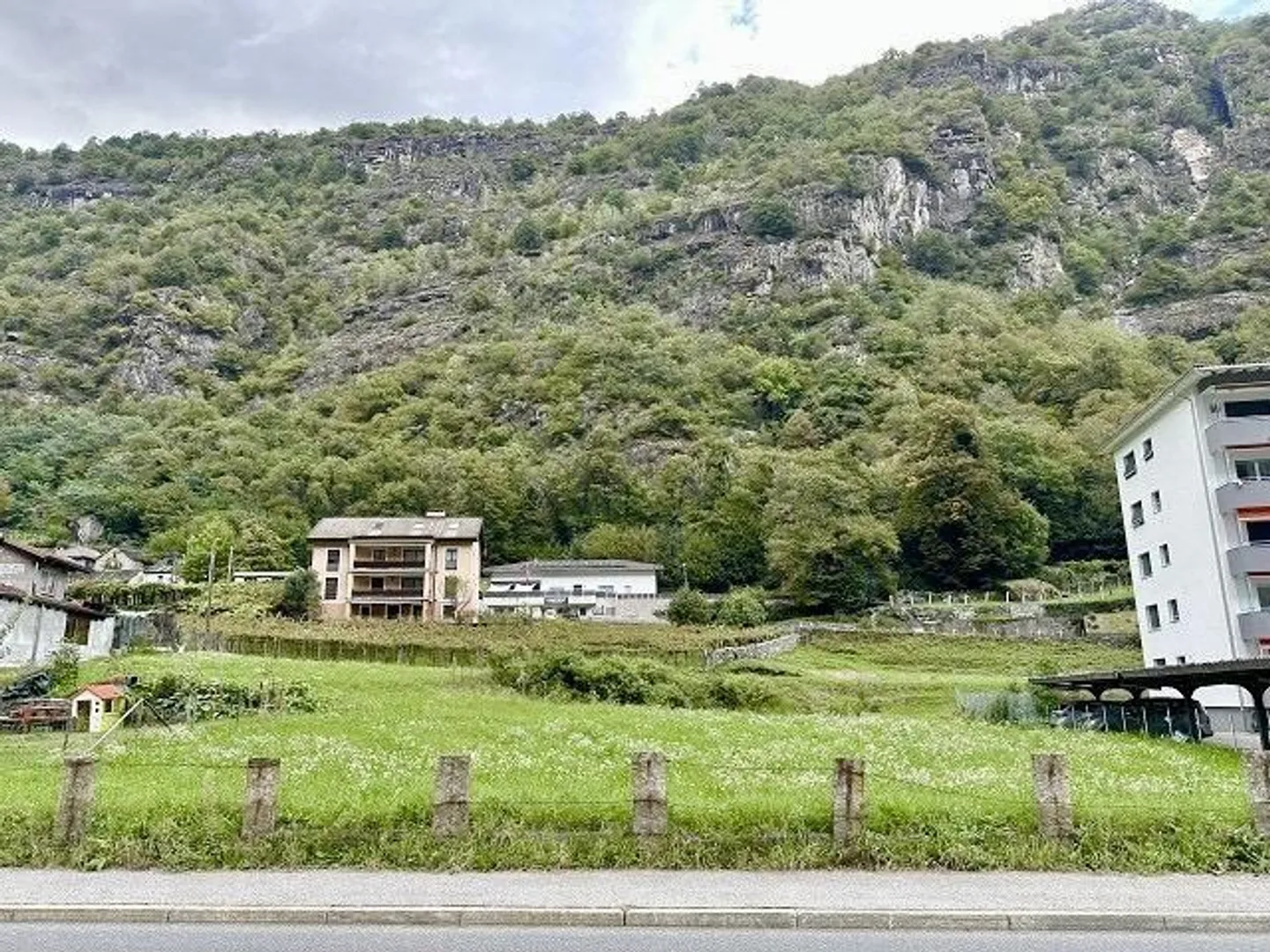 Building plot of 3330 m2 in Zone R4 with construction project in central... - Photo 1 of 13