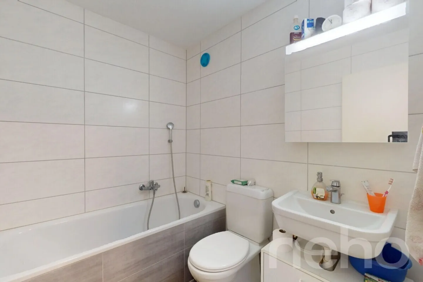 Esclusivo: 2,5 stanze vicino a negozi e a un caffè nel quartiere - Foto 12 di 13