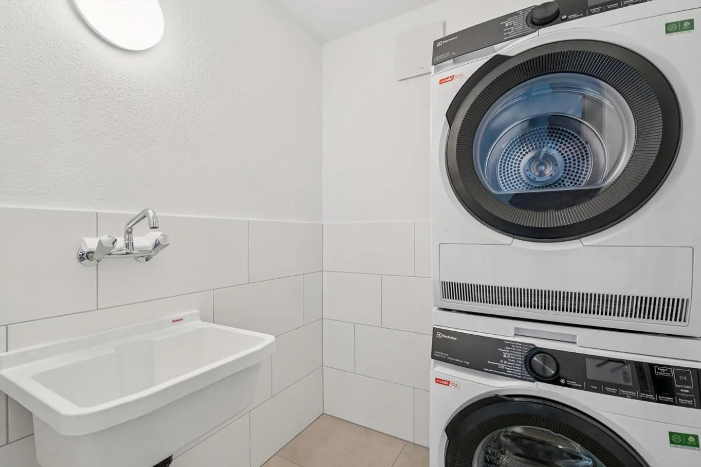 Grosszügige 5,5 Zi.- Attikawohnung mit 30m2 Terrasse in Seenähe ZH - Foto 12 von 18