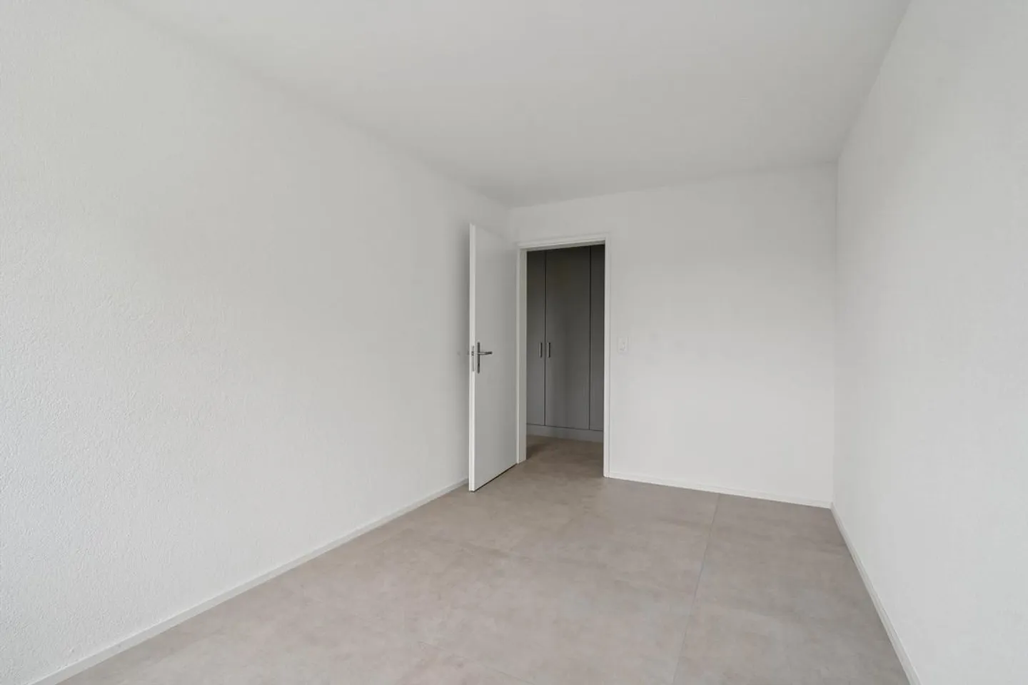 Grosszügige 5,5 Zi.- Attikawohnung mit 30m2 Terrasse in Seenähe ZH - Foto 14 von 18