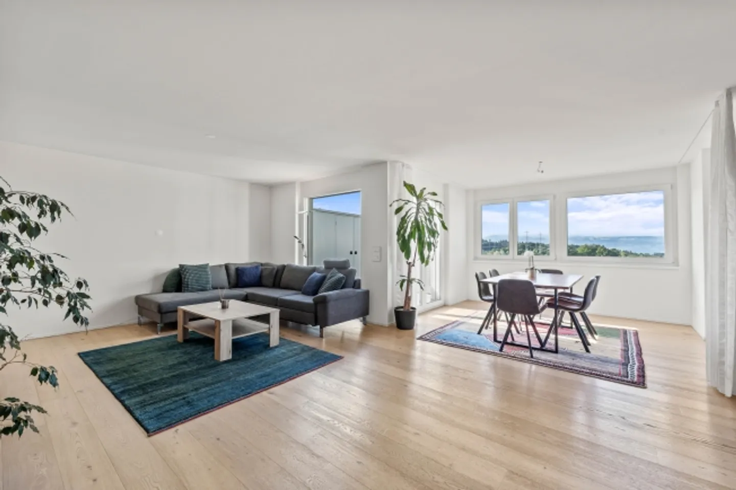 «MODERNE 4.5-ZIMMER-MINERGIE-WOHNUNG IN ADETSWIL MIT ALPENBLICK» - Foto 2 von 8