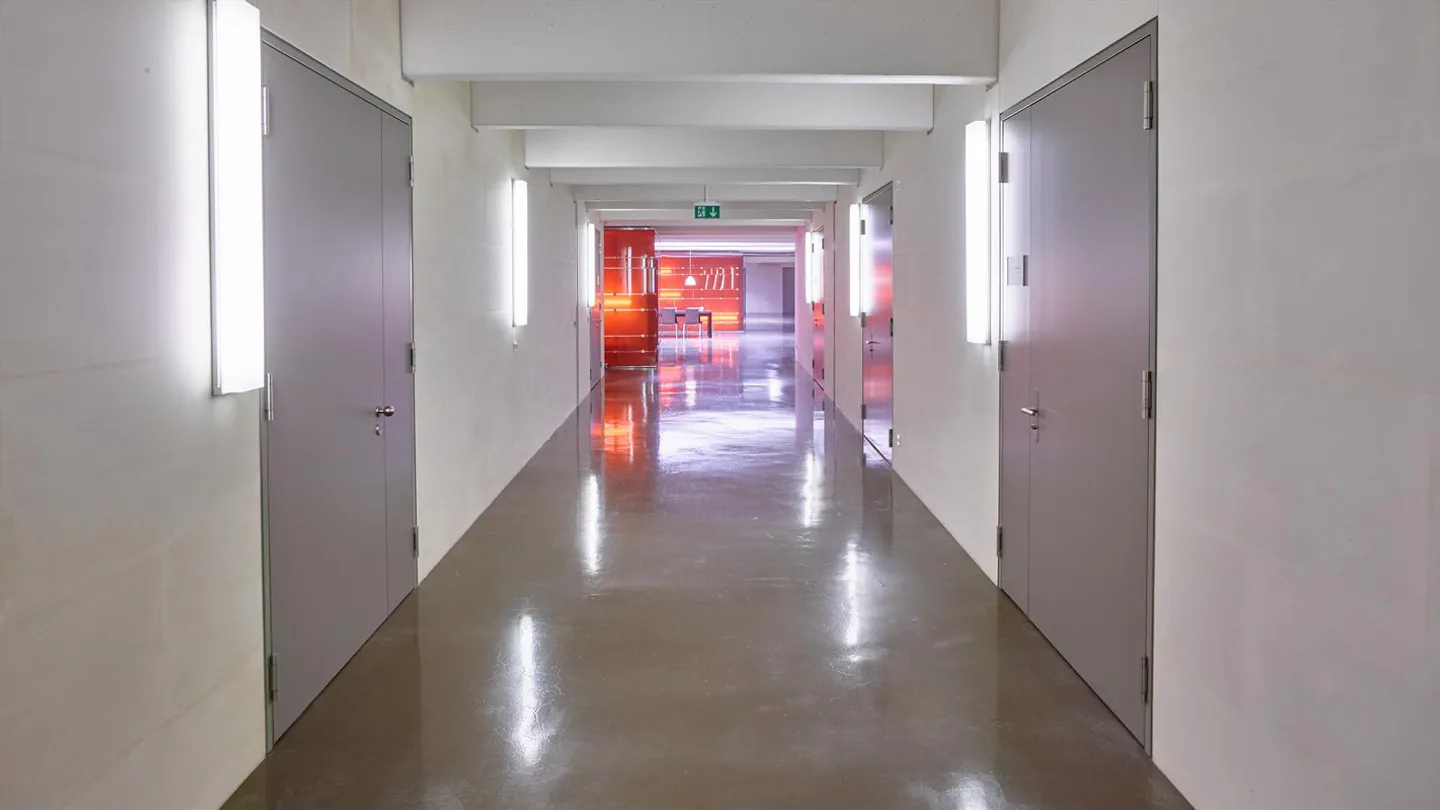 Espace de bureau de 370m2 - entièrement aménagé et climatisé - Photo 10 sur 12