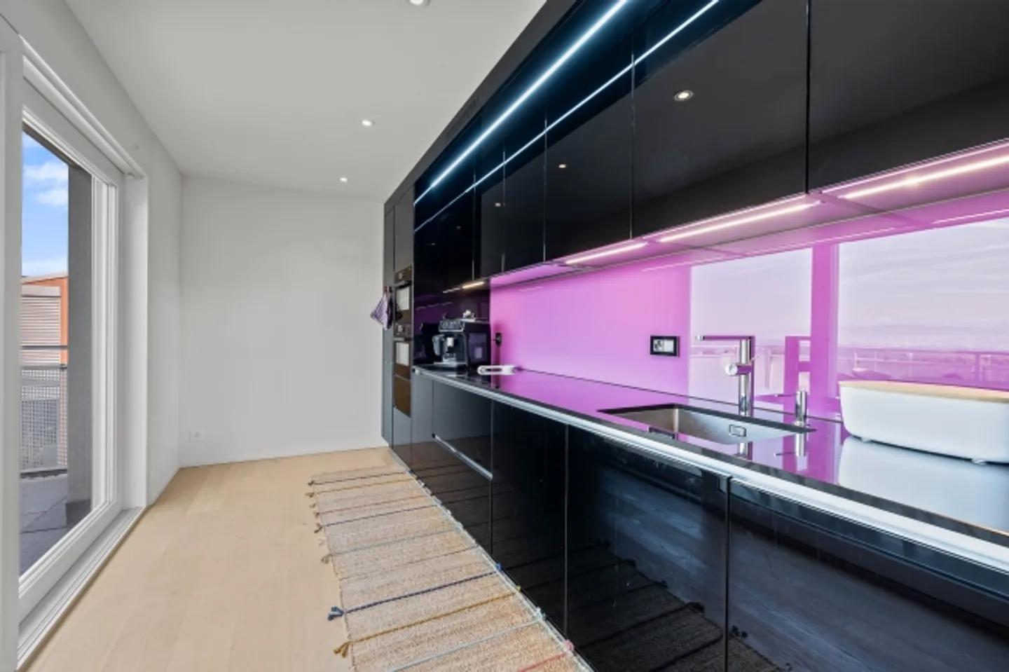 «MODERNE 4.5-ZIMMER-MINERGIE-WOHNUNG IN ADETSWIL MIT ALPENBLICK» - Foto 6 von 8