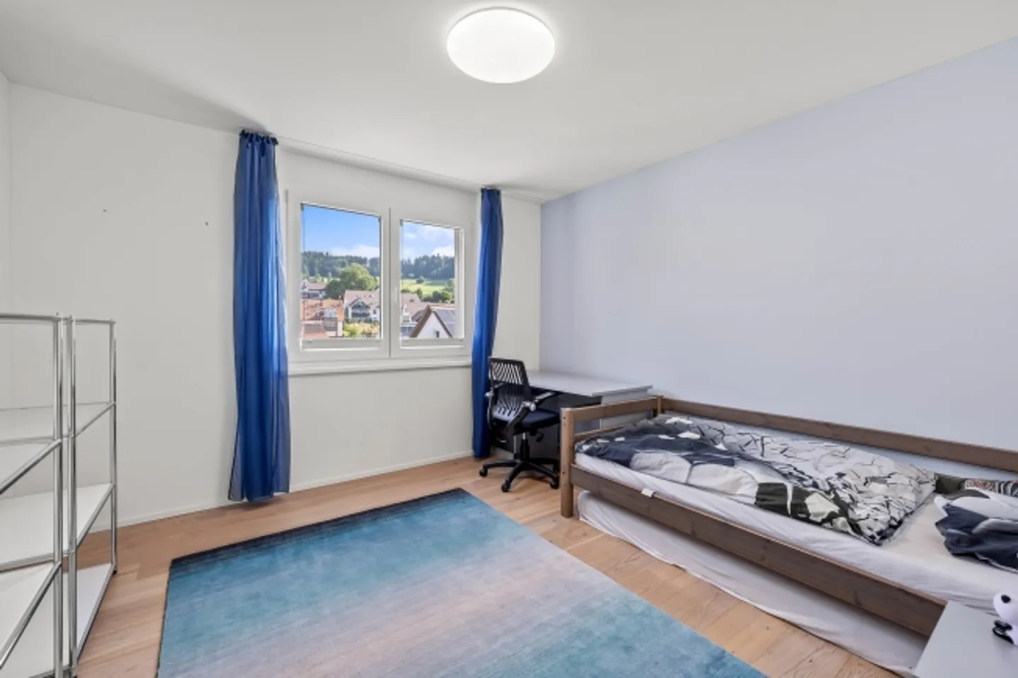 «MODERNE 4.5-ZIMMER-MINERGIE-WOHNUNG IN ADETSWIL MIT ALPENBLICK» - Foto 7 von 8