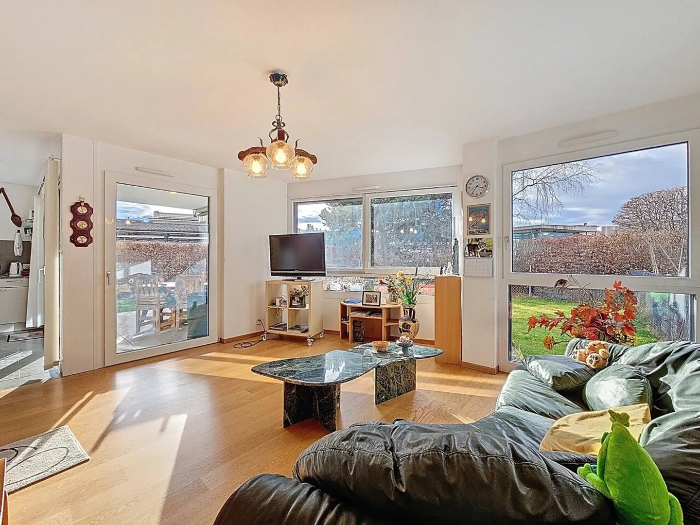 Appartement moderne avec jardin - Photo 2 sur 12