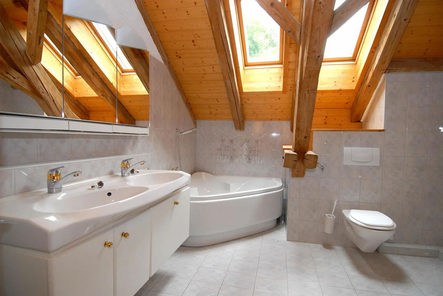 3.5 Room Apartment - Photo 4 of 6