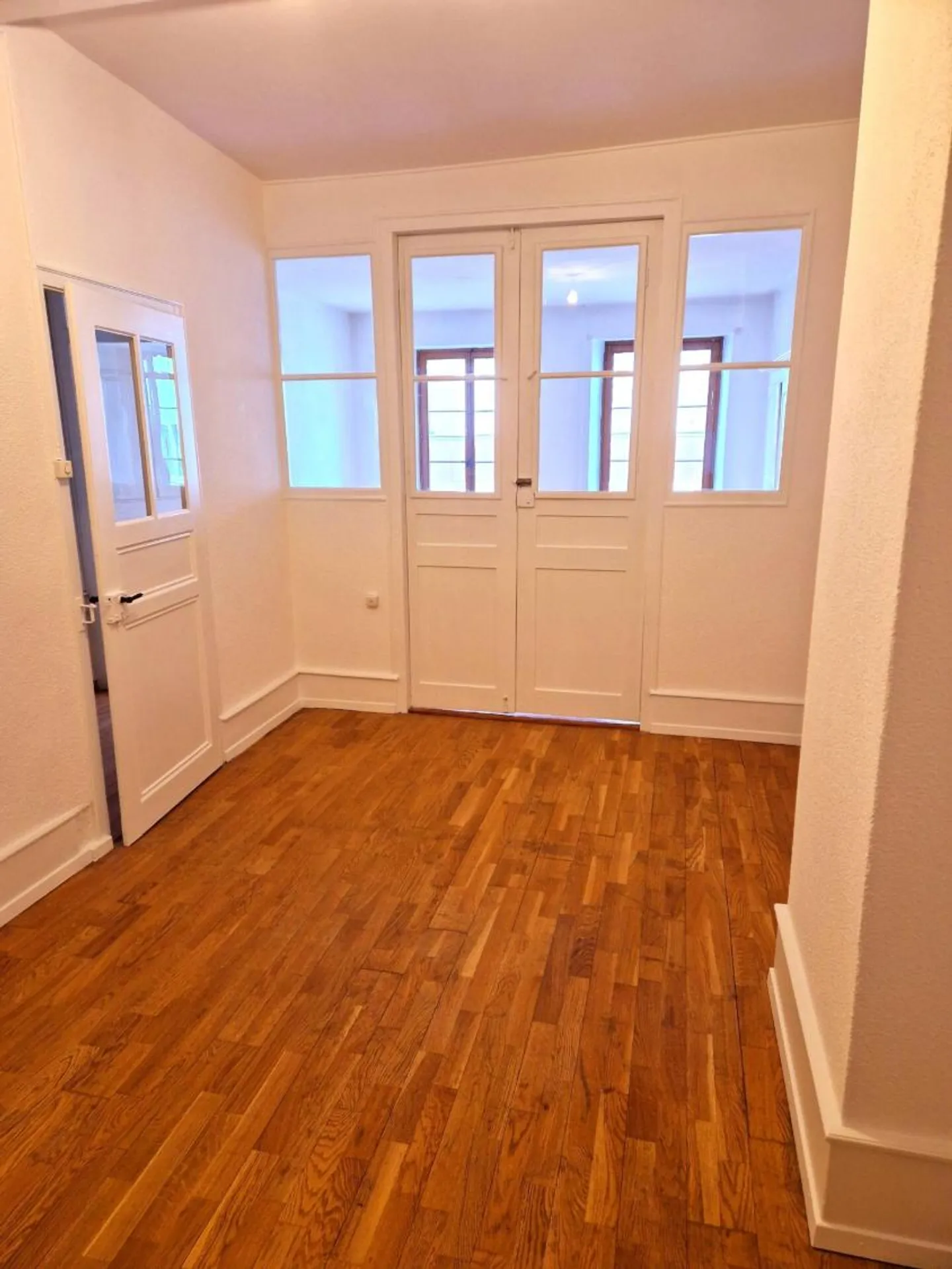 Charming apartment in the heart of the old town of Orbe! - Photo 3 of 6