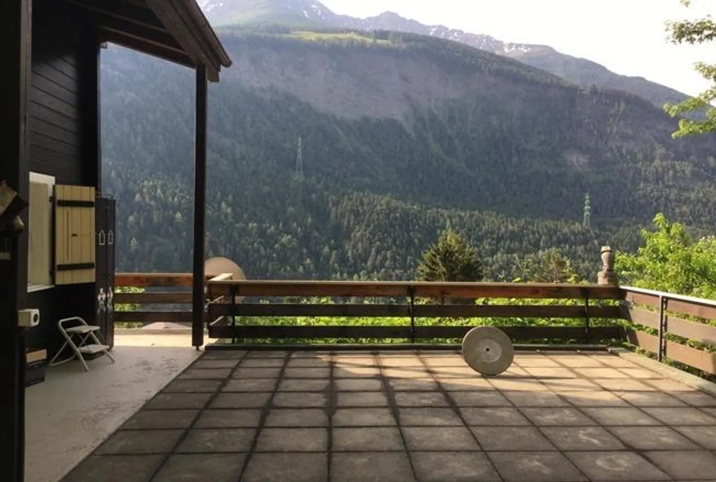 Chalet du canton du Valais avec 3 appartements - Photo 1 sur 11