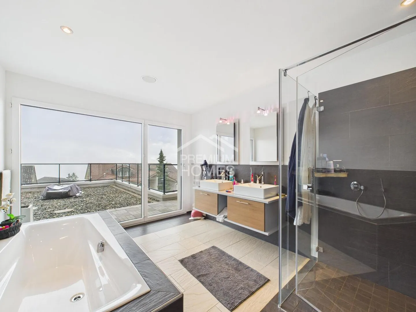 Architektur trifft Panorama: Wohnen mit Seeblick - Foto 6 von 7