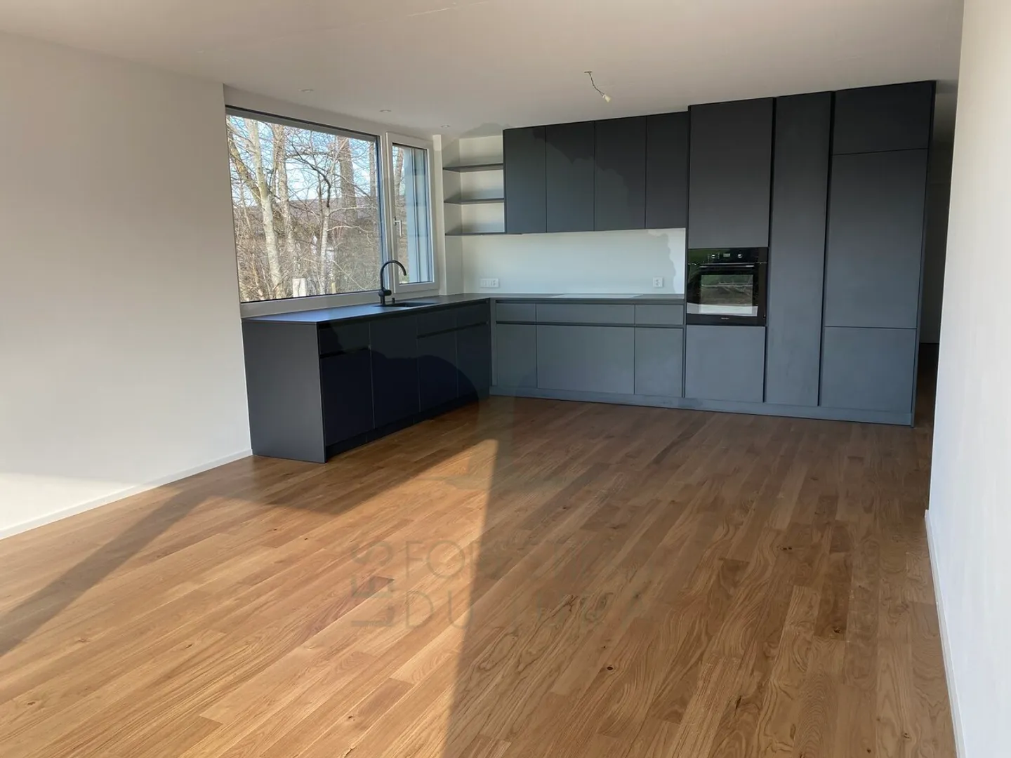 Schönes Architektenhaus mit 4,5 Zimmern auf einer Ebene - Foto 4 von 16