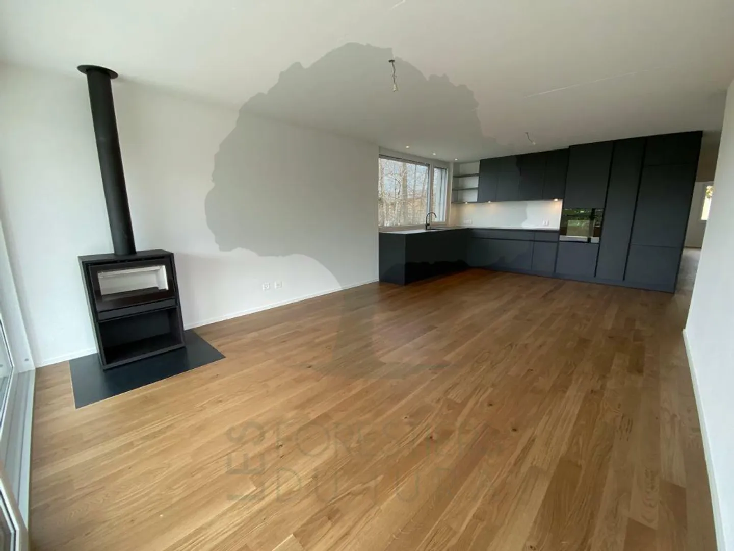 Schönes Architektenhaus mit 4,5 Zimmern auf einer Ebene - Foto 5 von 16