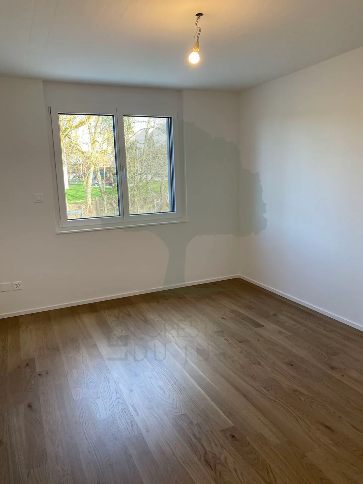 Schönes Architektenhaus mit 4,5 Zimmern auf einer Ebene - Foto 9 von 16