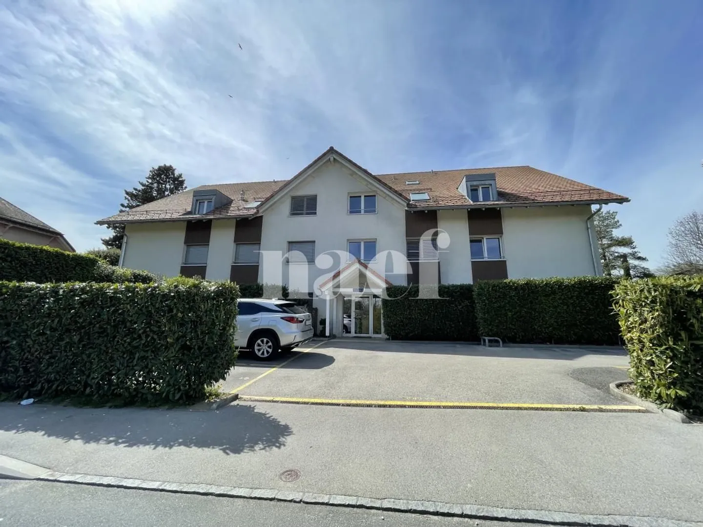 Beautiful modern 4.5-room apartment on the ground floor with terrace and garden - Photo 2 of 12