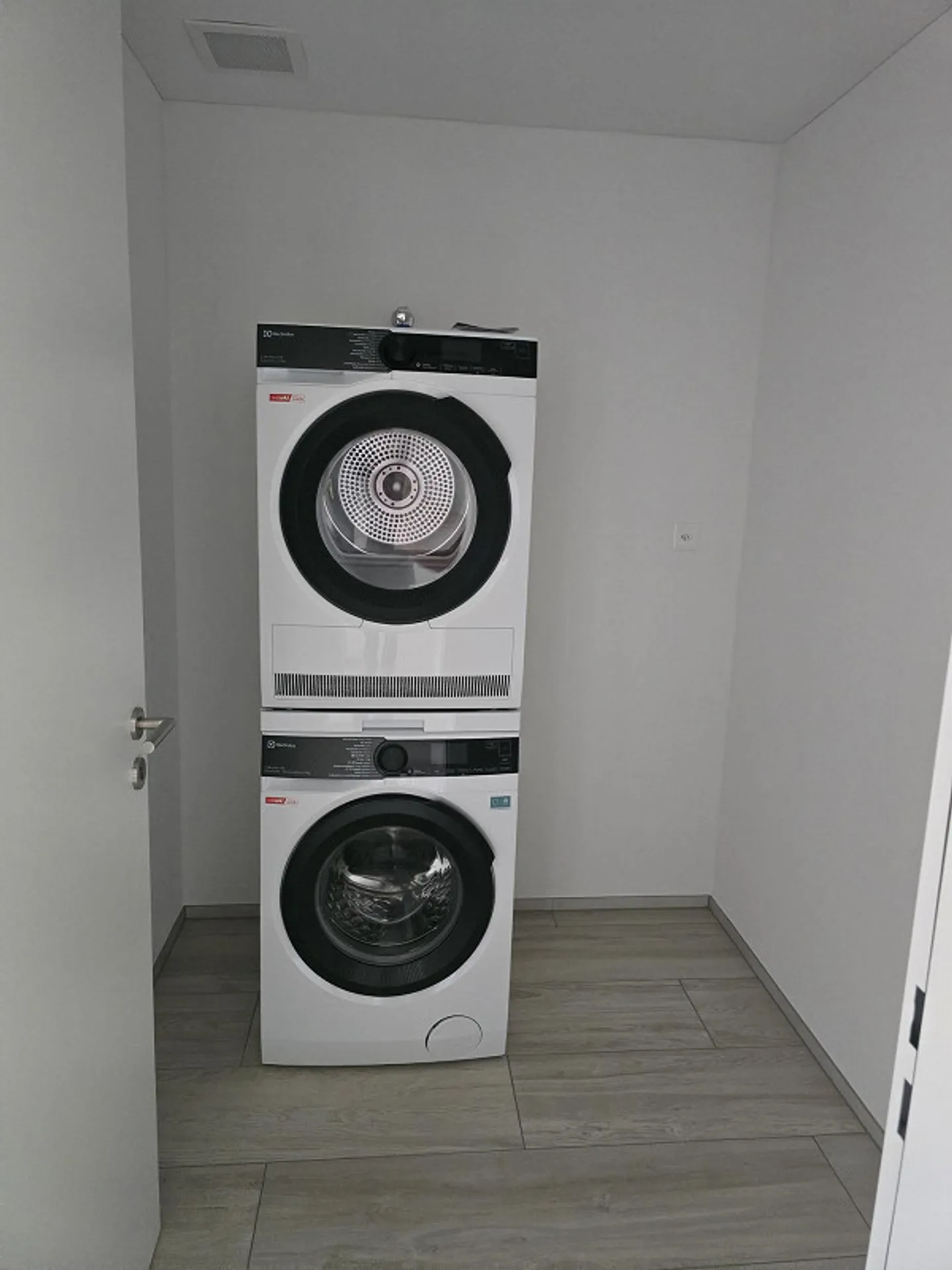 First occupancy 4.5 room apartment 1st floor in the center of Neudorf - Photo 8 of 8