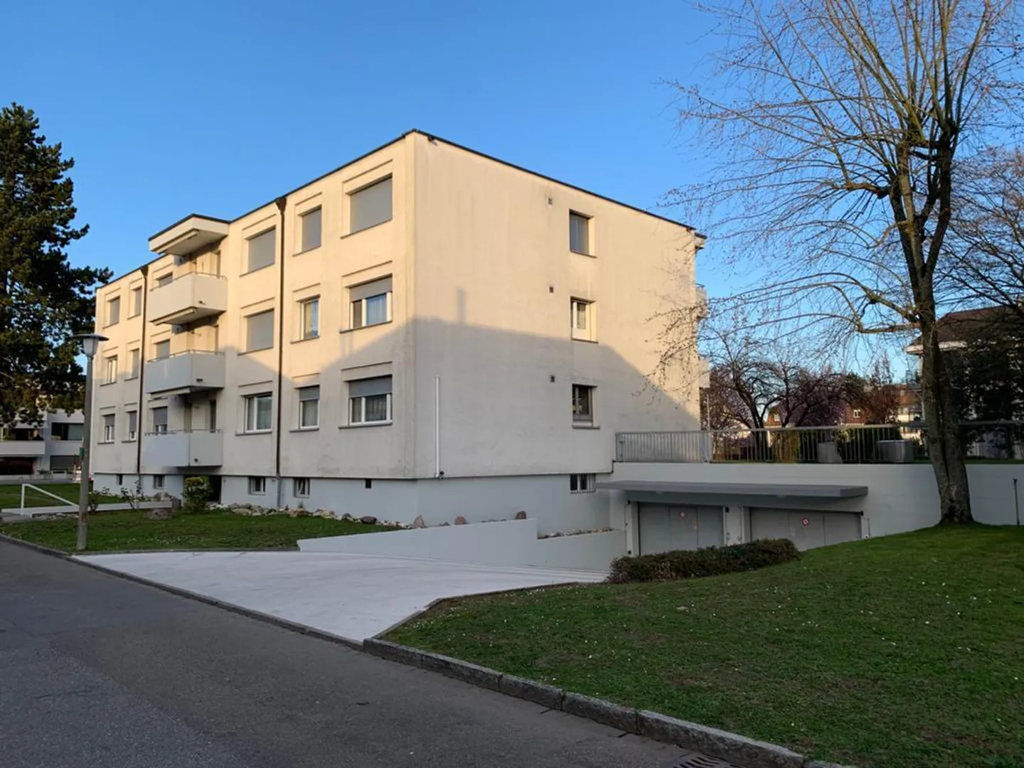 Posto auto in affitto - I primi tre mesi senza affitto - Foto 1 di 2