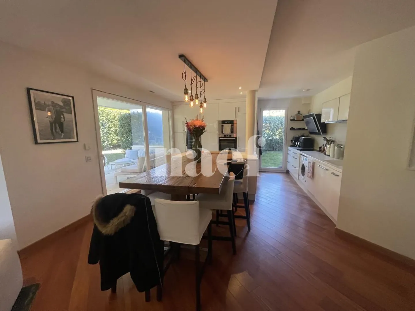 Beautiful modern 4.5-room apartment on the ground floor with terrace and garden - Photo 6 of 12