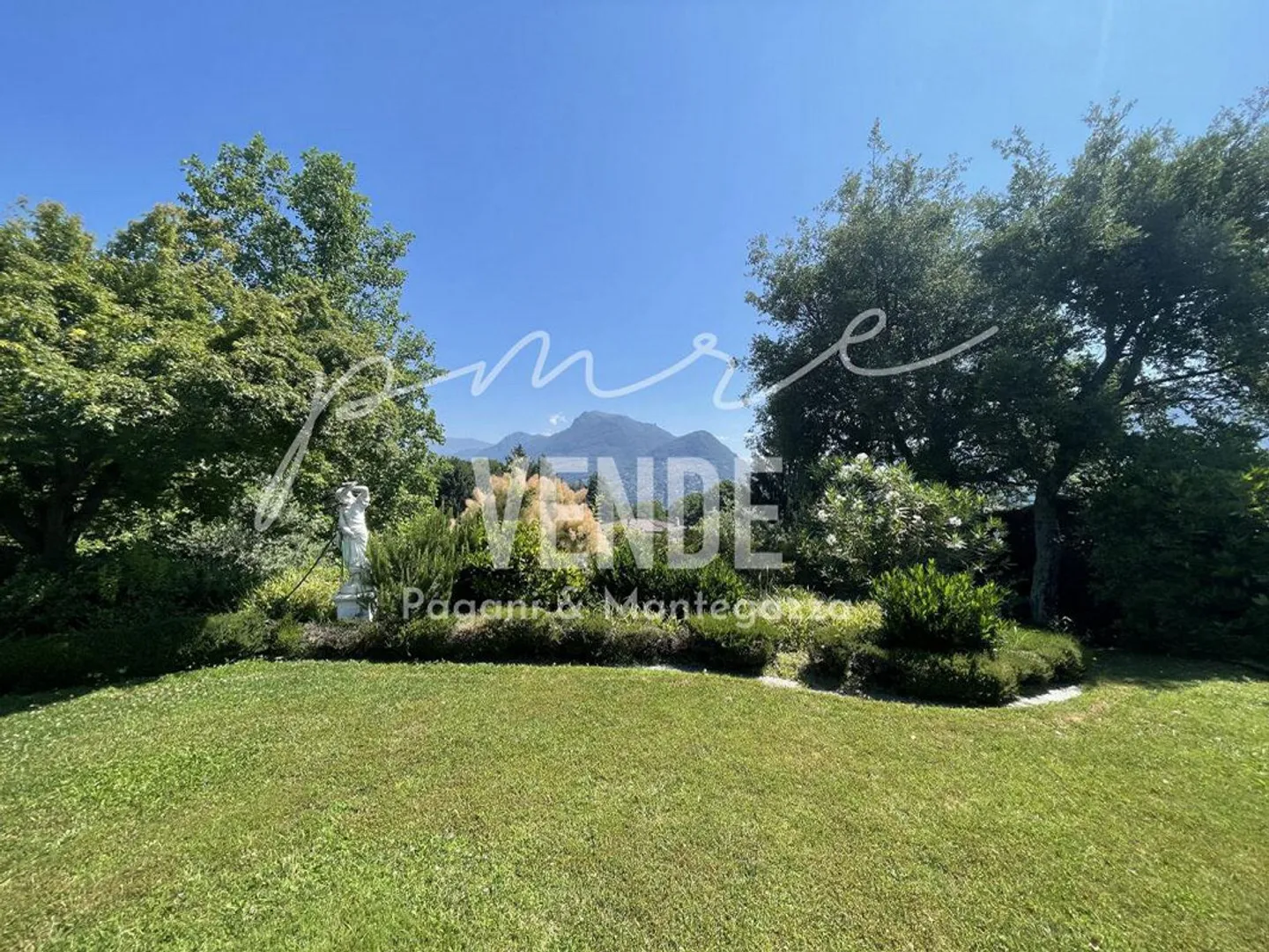 GENTILINO I VIVERE IMMERSI NEL VERDE | Gentilino I Villa surrounded by greenery in residential area | Gentilino I Villa im Grünen in einer Wohngegend | Gentilino I Villa entourée de verdure dans un quartier résidentiel - Foto 7 di 13