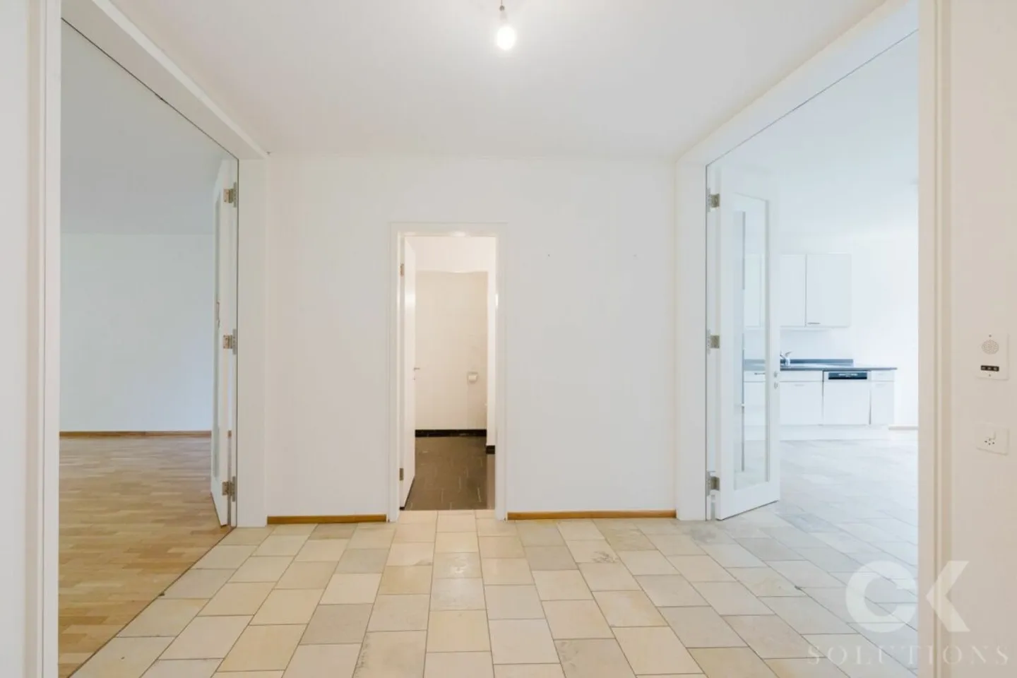 Grosszügige 5-Zimmer-Gartenwohnung in Oberwil - Wohnen mit Stil, Raum und Natur - Foto 4 von 14