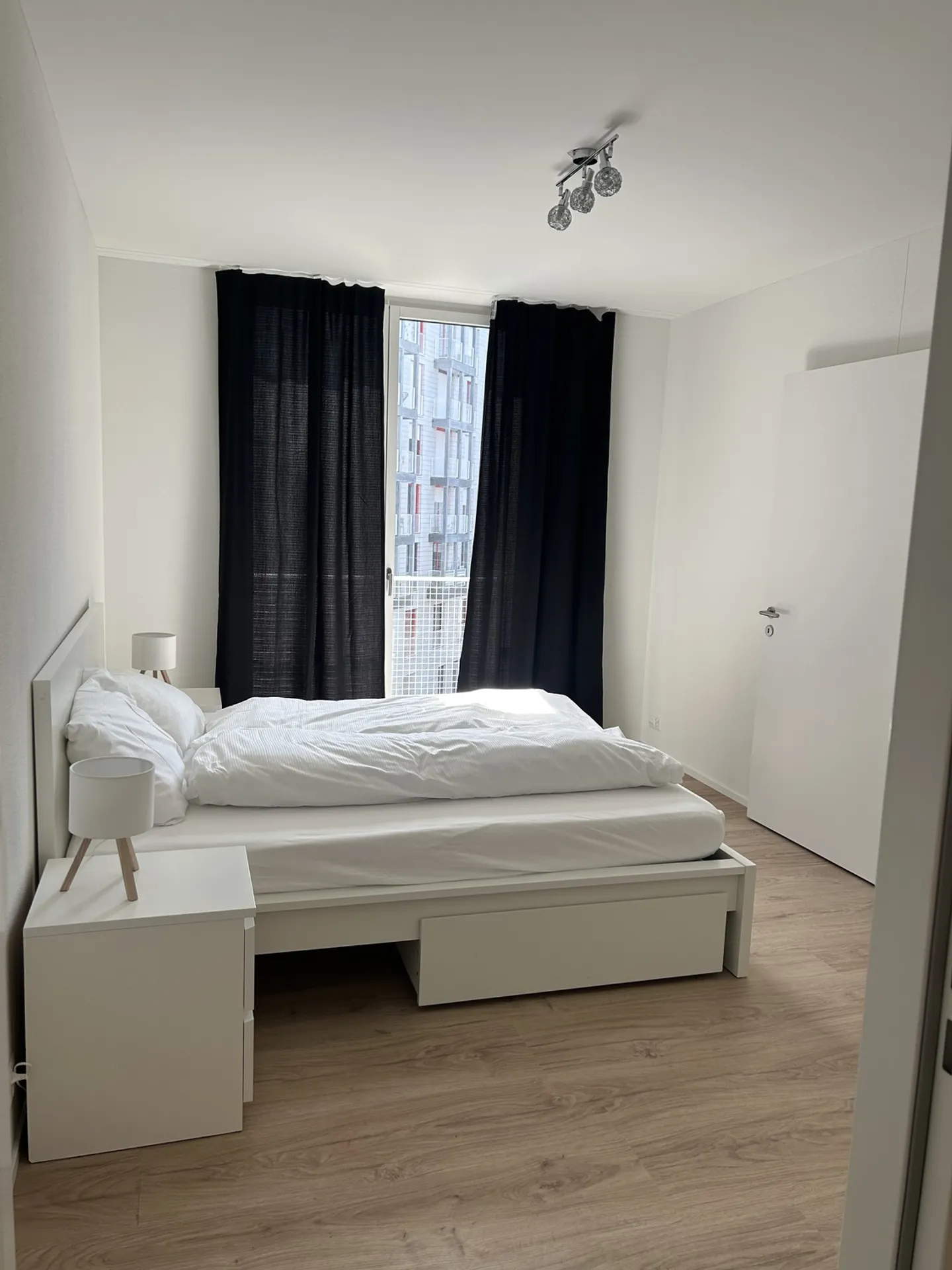 APPARTAMENTO 3½ LOCALI A KRIENS (LU), ARREDATO, TEMPORANEO - Foto 3 di 9