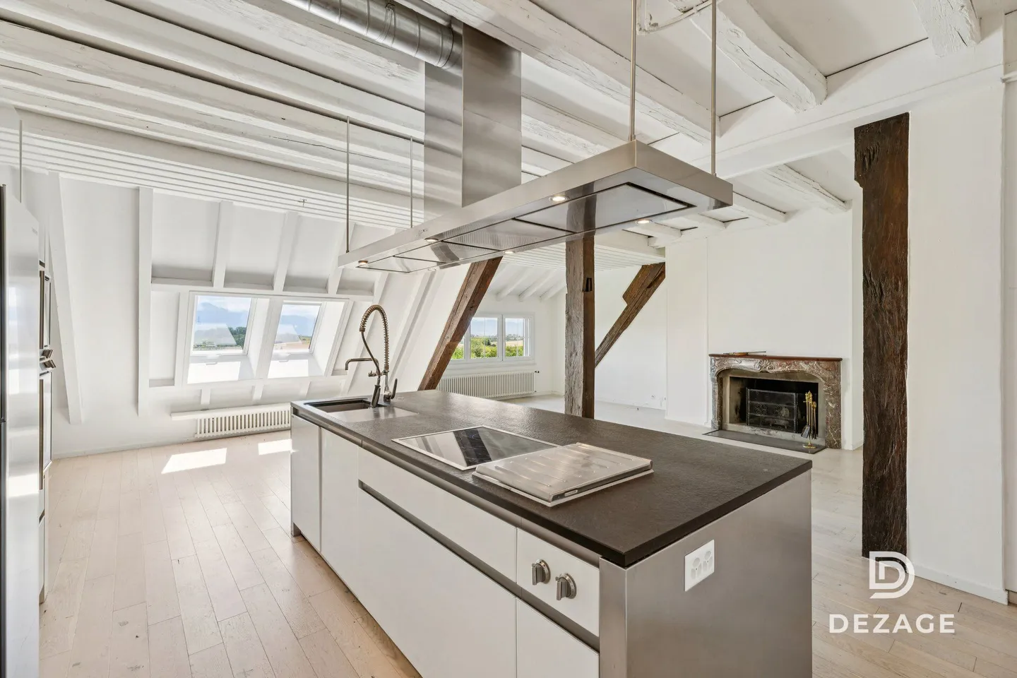 Character apartment with panoramic view and garden in the heart of the village! - Photo 4 of 13