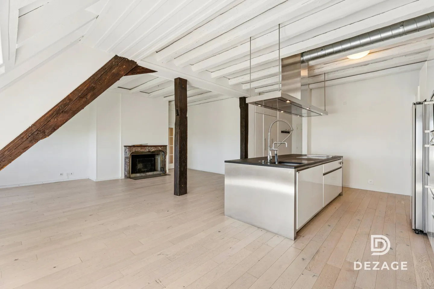 Character apartment with panoramic view and garden in the heart of the village! - Photo 5 of 13