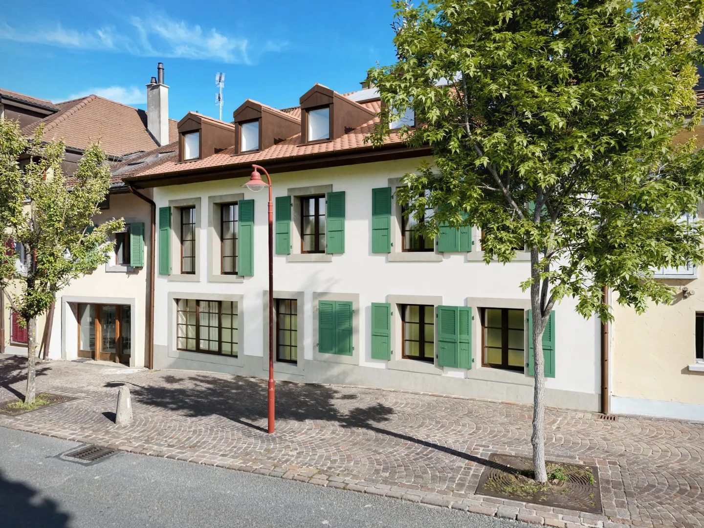 Edificio ad uso misto in vendita - Foto 1 di 5