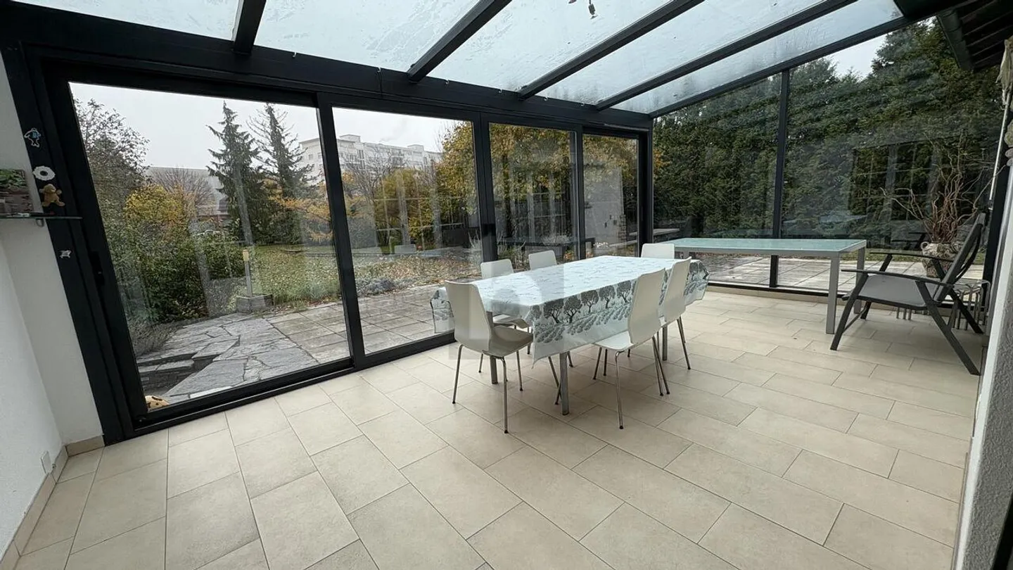 MAGNIFICENT PROPERTY ON A LARGE PLOT - Photo 4 of 6