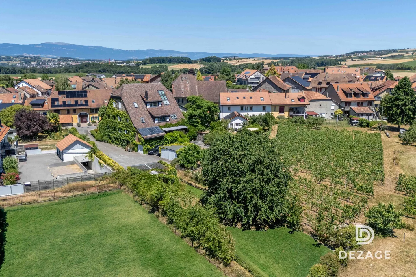 Character apartment with panoramic view and garden in the heart of the village! - Photo 13 of 13