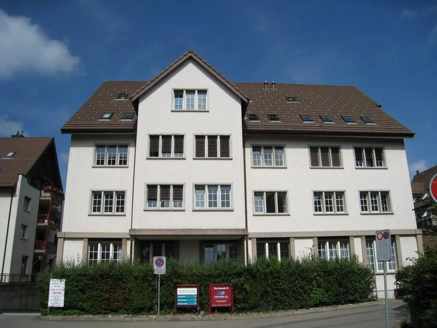 Motorcycle parking spaces in the center of Bülach - Photo 1 of 1