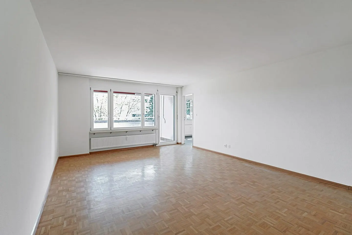 Modern Apartment with Balcony - Photo 2 of 5