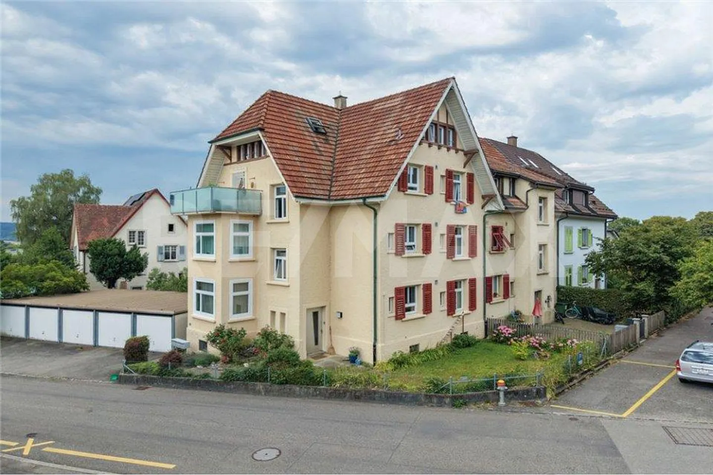 Charmantes Mehrfamilienhaus - Foto 1 von 10