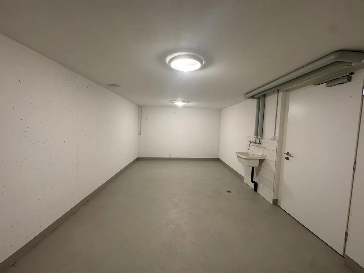 Vielseitige Räume neben Bahnhof - Foto 1 von 2
