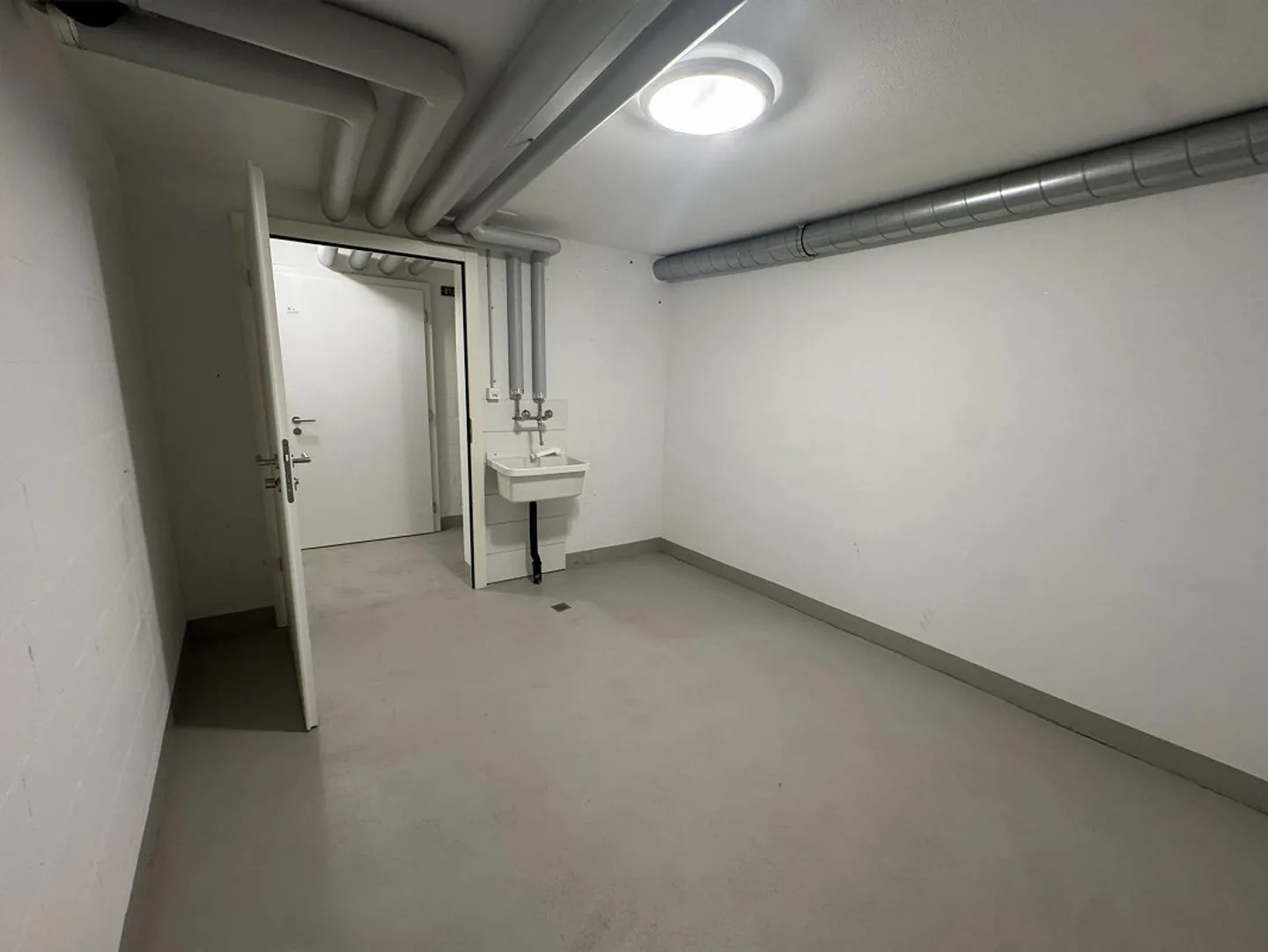 Vielseitige Räume neben Bahnhof - Foto 2 von 2