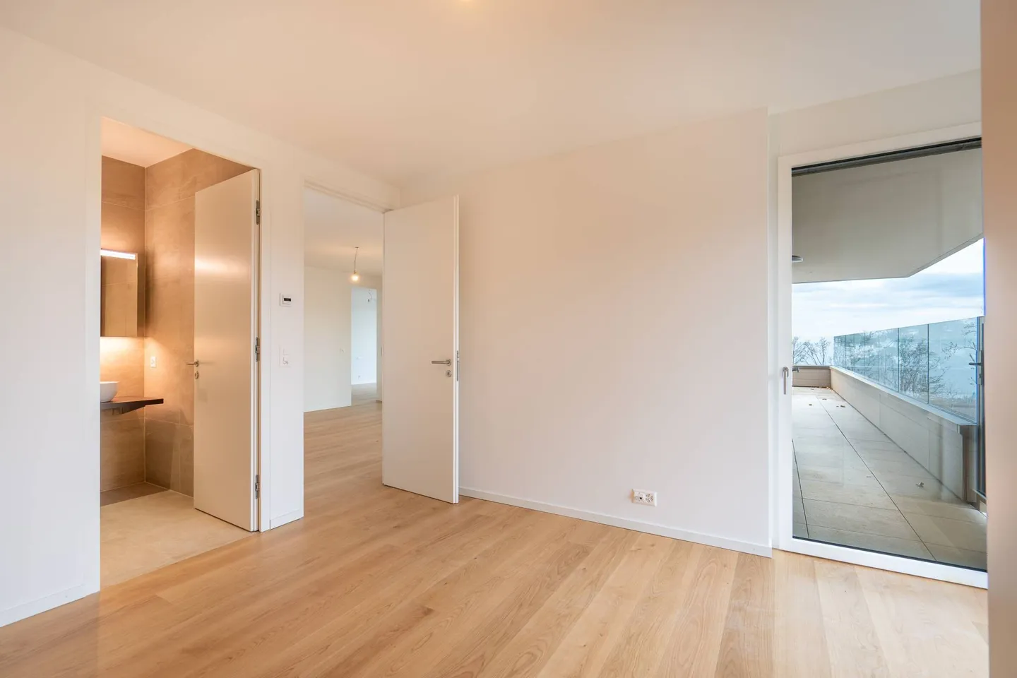 Apartment for rent - Photo 4 of 8