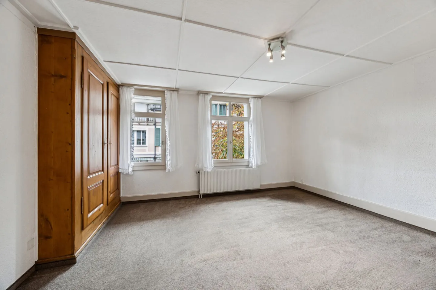 Spacious, renovation-required 4.5-room apartment with great potential - Photo 6 of 13
