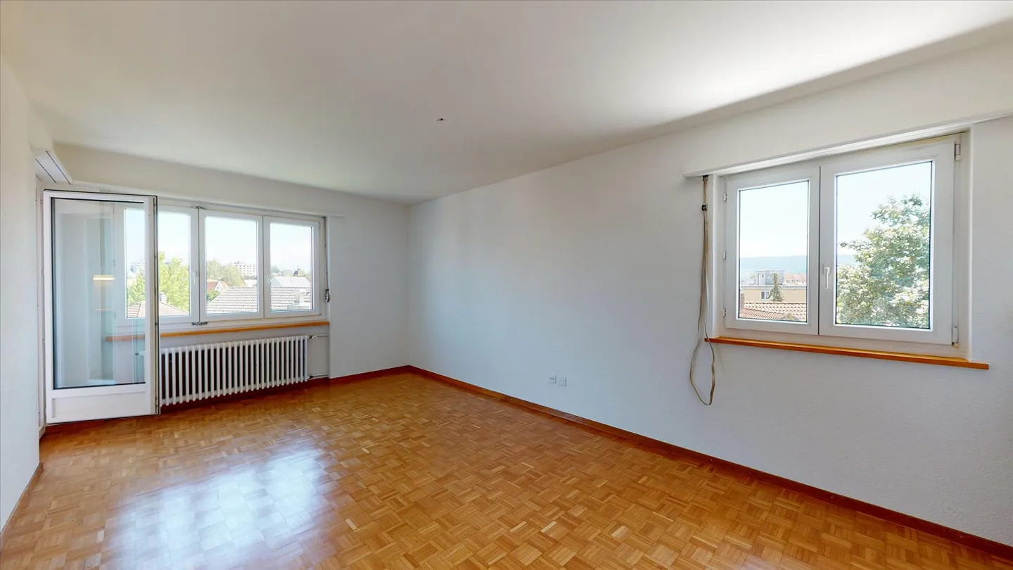 Central Apartment with Balcony - Photo 2 of 6