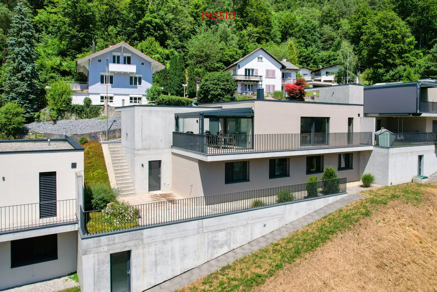 Casa unifamiliare moderna e ben tenuta di 6,5 stanze con vista panoramica - Foto 2 di 36