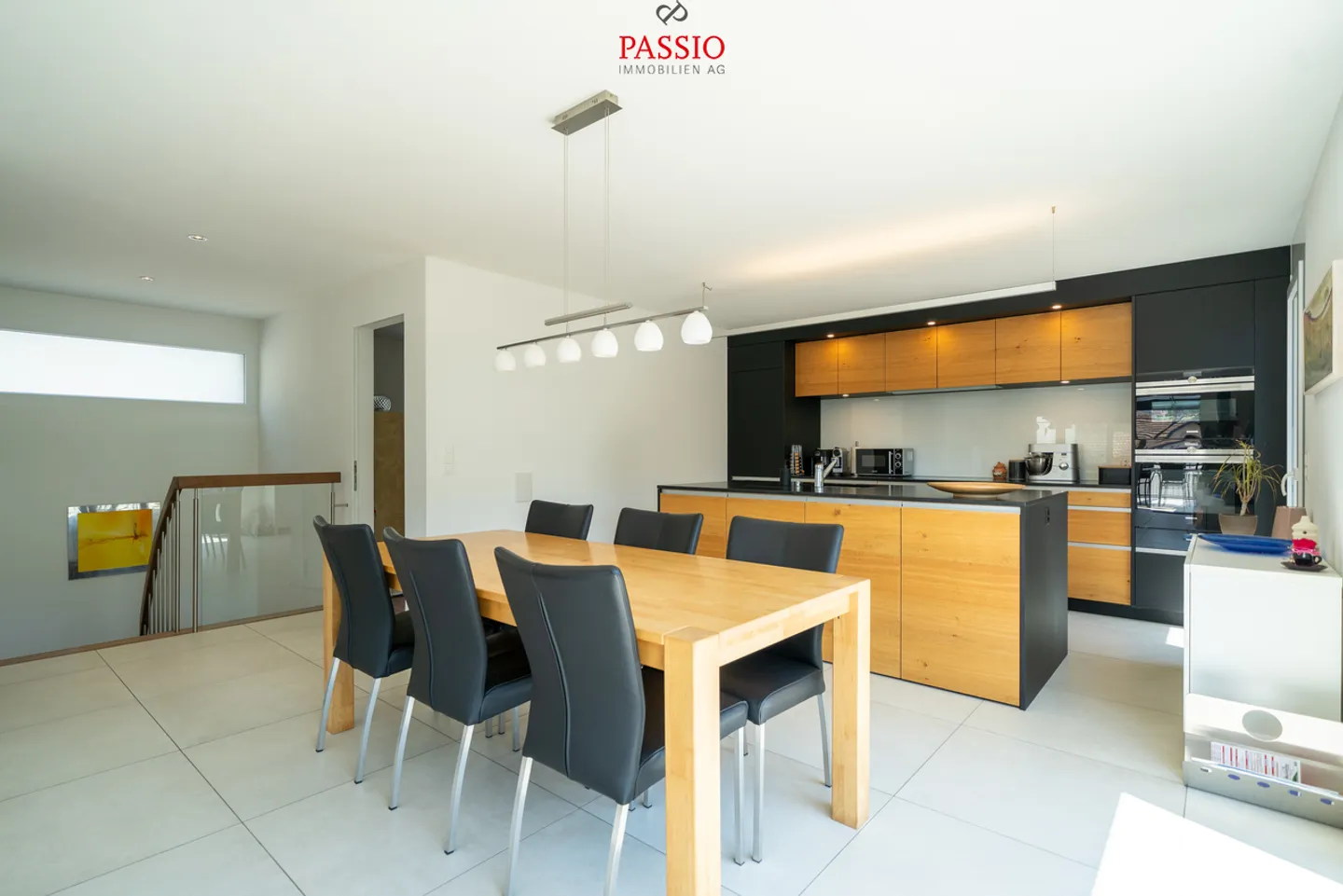 Casa unifamiliare moderna e ben tenuta di 6,5 stanze con vista panoramica - Foto 1 di 36