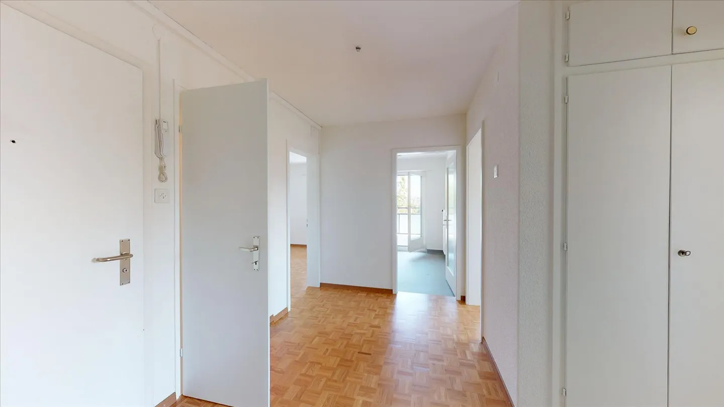 Central Apartment with Balcony - Photo 6 of 6