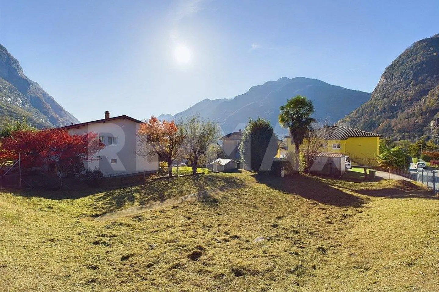 Terreno edificabile in un'area residenziale soleggiata - Foto 4 di 8