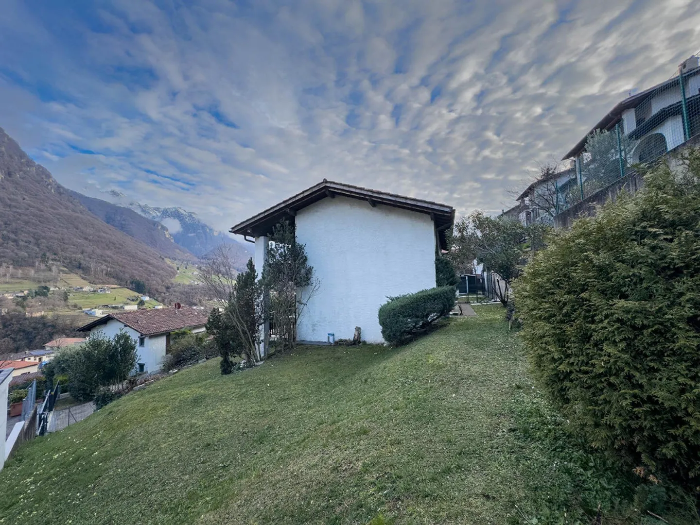 Doppelhaushälfte mit Garten in Arogno - Foto 5 von 9