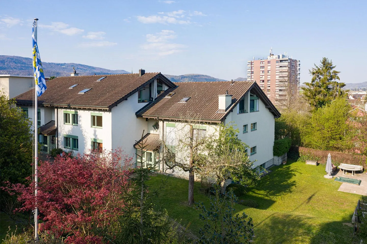 Parking space for rent - Central in Therwil - Photo 2 of 5