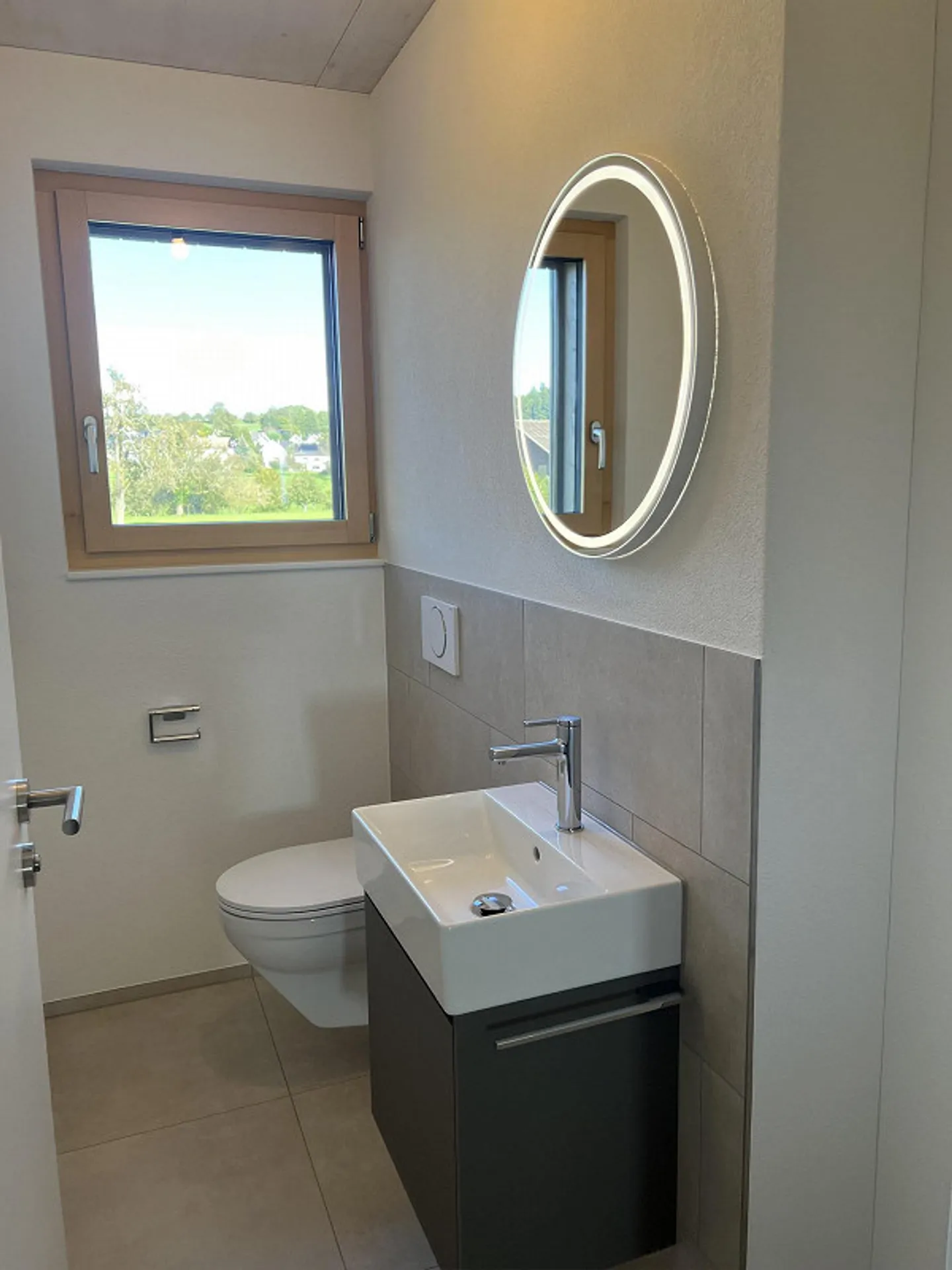Spacious new apartment with breathtaking views - Photo 9 of 13