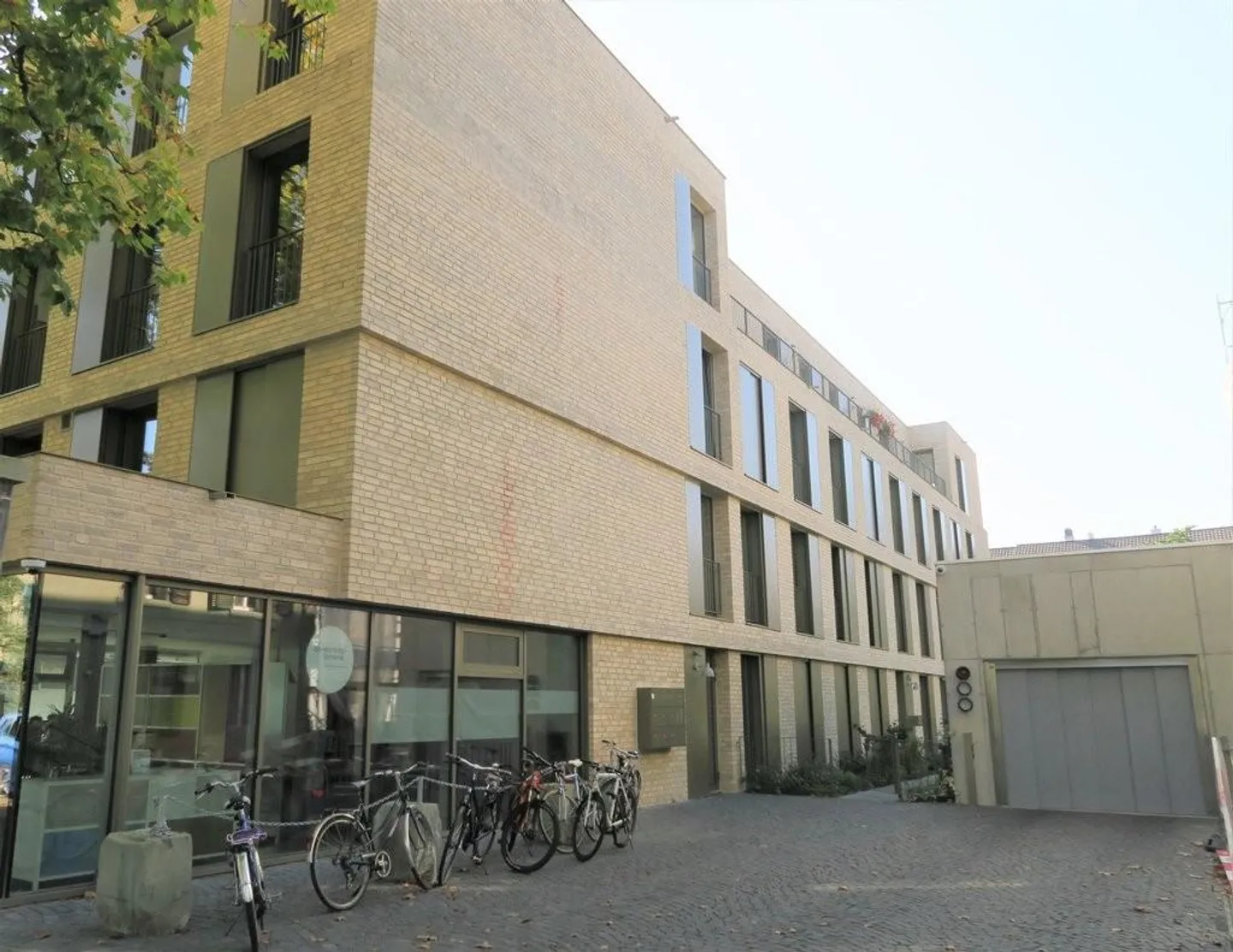 Place de stationnement dans le quartier Lorraine - Photo 1 sur 4