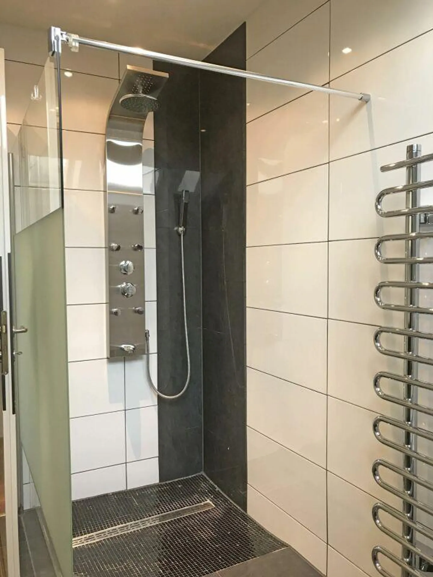 Moderno appartamento attico con grande terrazza - Foto 16 di 18