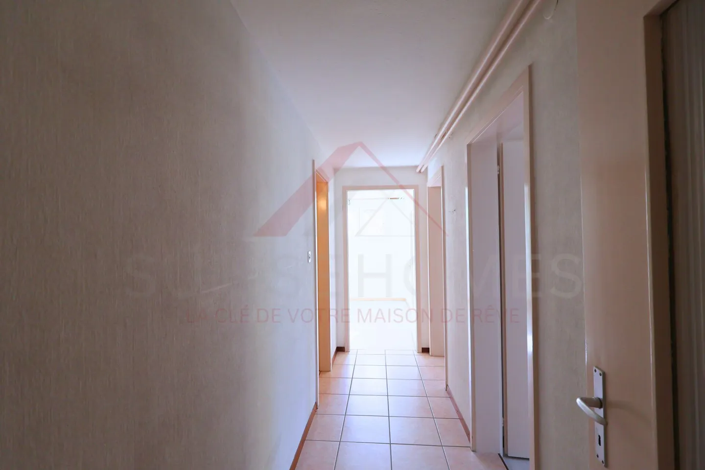 Votre havre de paix à Delémont - maison individuelle avec 4 chambres et jardin arboré - Photo 15 sur 22