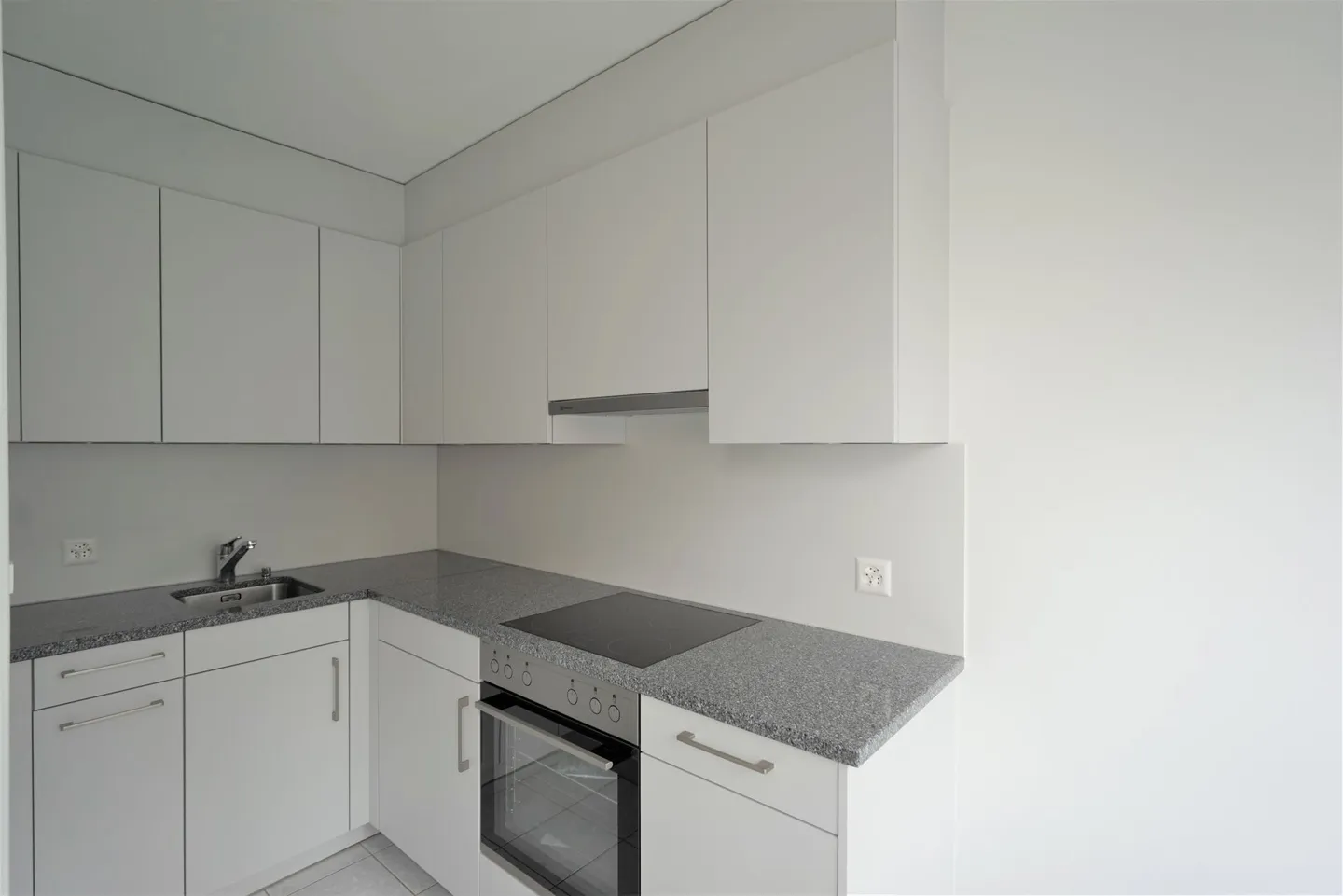 Cozy 2.5-room apartment in a great location - Photo 3 of 6